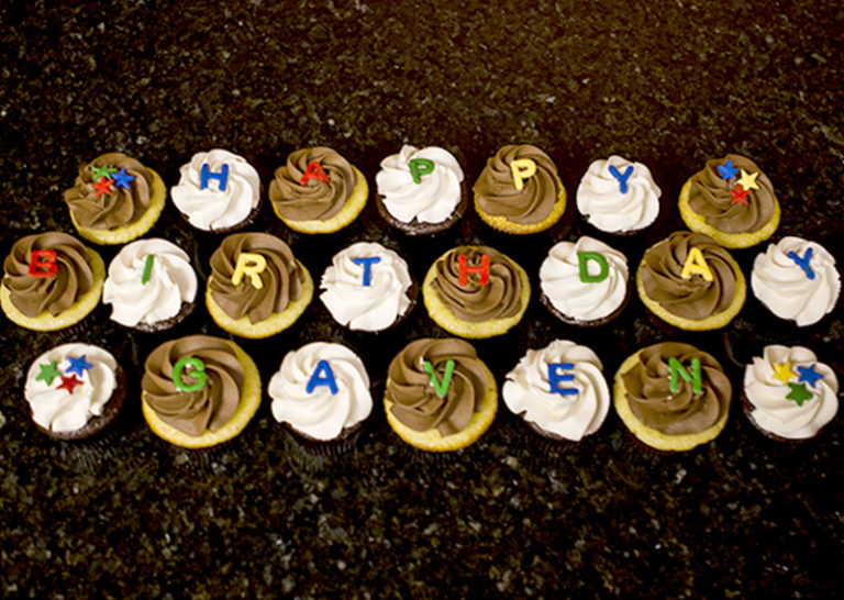 Cupcakes Happy Birthday (1)